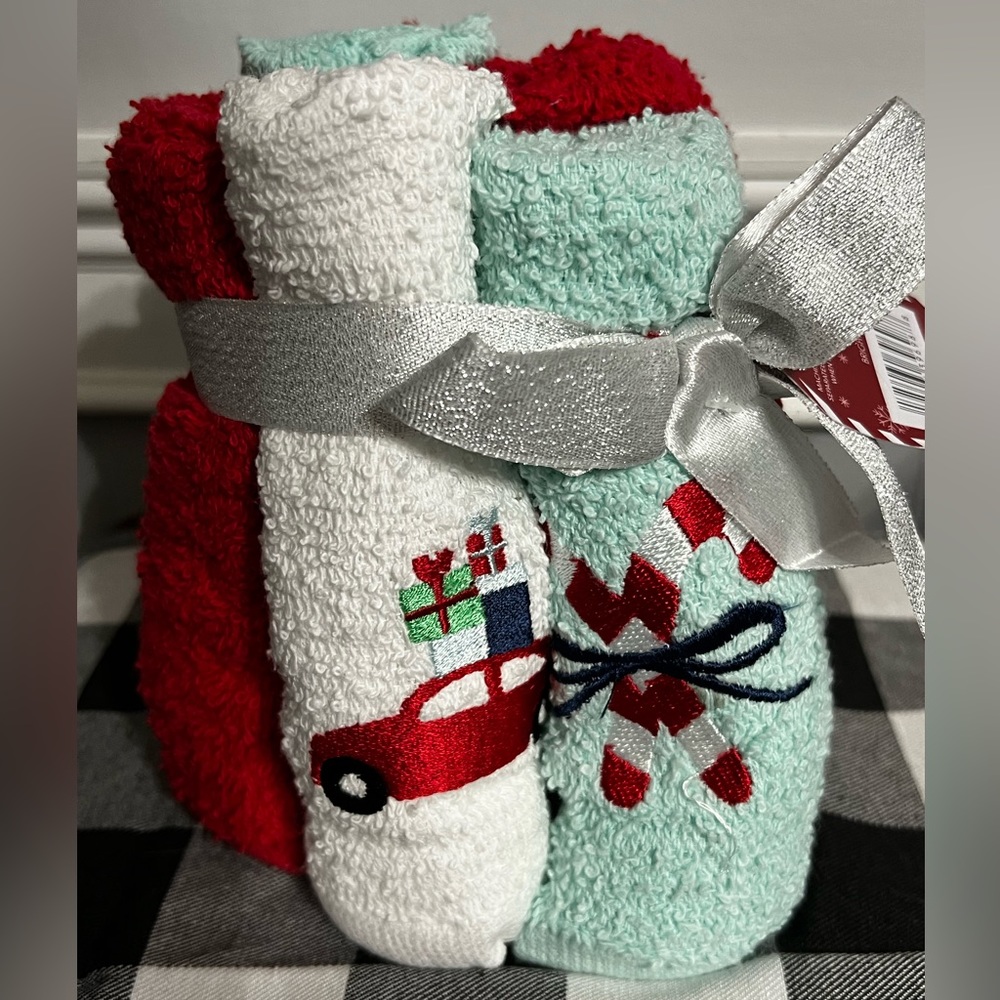 NWT-🎄🎅🏻 Holiday Wash Cloths - Picture 2 of 4